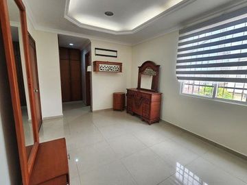 CASA EN VENTA EN URB. SAN PATRICIO DE MACHALA