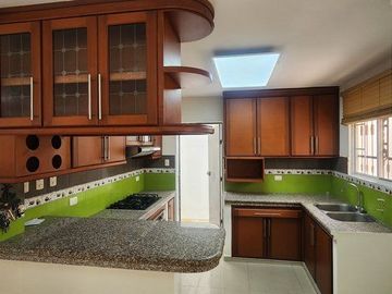CASA EN VENTA EN URB. SAN PATRICIO DE MACHALA