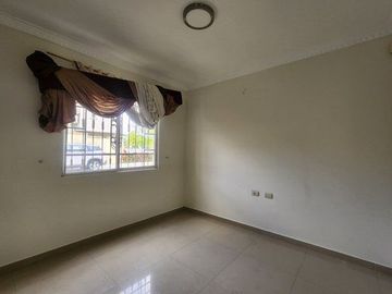 CASA EN VENTA EN URB. SAN PATRICIO DE MACHALA
