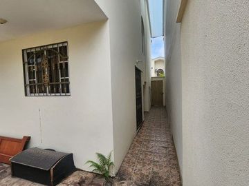 CASA EN VENTA EN URB. SAN PATRICIO DE MACHALA
