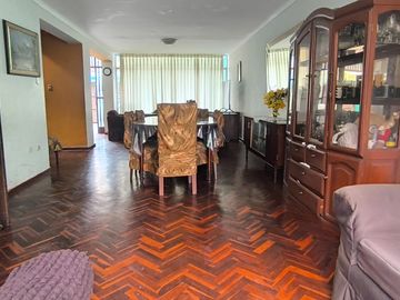 Excelente Casa para proyecto en San Miguel, Lima 255m2
