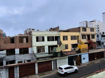 Excelente Casa para proyecto en San Miguel, Lima 255m2