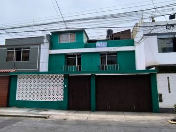 Excelente Casa para proyecto en San Miguel, Lima 255m2