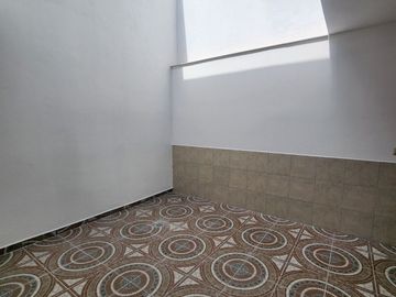 Casa nueva con recamara en Planta Baja y baño completo