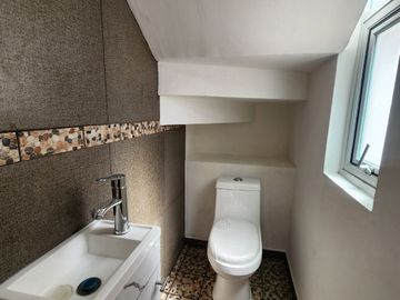 Casa nueva con recamara en Planta Baja y baño completo