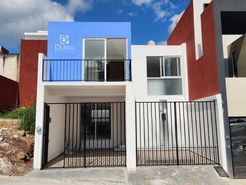 Casa nueva con recamara en Planta Baja y baño completo