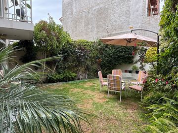 Se Vende Departamento Con Amplio Jardin Cerca A La U Catolica
