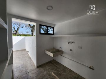 Casa Nueva de 3 habitaciones  mas 1 estudio o cuarta habitación.