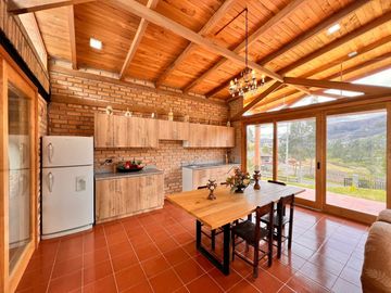 En Venta Quinta con Terreno Amplio en la Autopista Azogues Cuenca