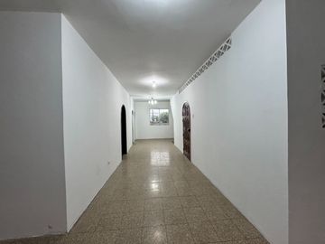 VENTA DE AMPLIA CASA EN AV. DOMINGO COMÍN – SUR DE GUAYAQUIL