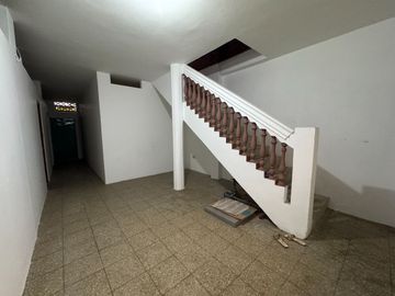 VENTA DE AMPLIA CASA EN AV. DOMINGO COMÍN – SUR DE GUAYAQUIL