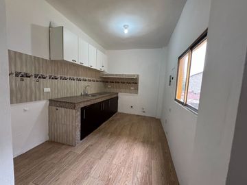 VENTA DE AMPLIA CASA EN AV. DOMINGO COMÍN – SUR DE GUAYAQUIL