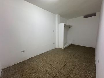 VENTA DE AMPLIA CASA EN AV. DOMINGO COMÍN – SUR DE GUAYAQUIL