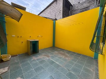 VENTA DE AMPLIA CASA EN AV. DOMINGO COMÍN – SUR DE GUAYAQUIL
