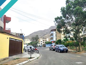 CASA 4 PISOS EN VENTA 671 M2 CALLE CHAVÍN – LA MOLINA