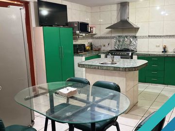 CASA 4 PISOS EN VENTA 671 M2 CALLE CHAVÍN – LA MOLINA