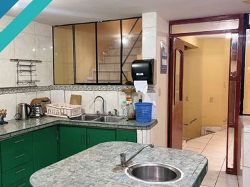 CASA 4 PISOS EN VENTA 671 M2 CALLE CHAVÍN – LA MOLINA