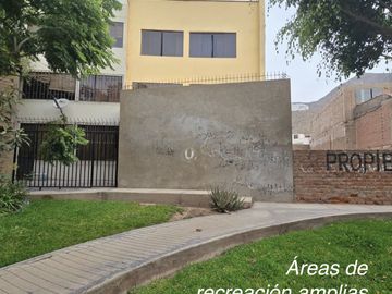 CASA 4 PISOS EN VENTA 671 M2 CALLE CHAVÍN – LA MOLINA