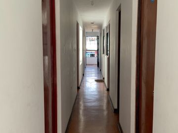 Venta De Hermosa Casa De 3 Pisos Ubicada En La Mejor Zona Del Rimac, En La Av La Capilla.