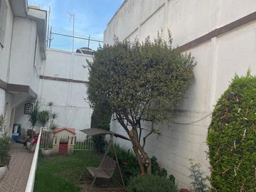 HERMOSA CASA DIVIDIDA EN DOS MODULOS