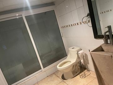 HERMOSA CASA DIVIDIDA EN DOS MODULOS