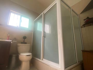 HERMOSA CASA DIVIDIDA EN DOS MODULOS