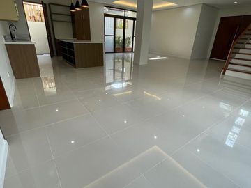 5BR HOUSE & LOT; BF NORTHWEST - BF HOMES, PARANAQUE CITY - FOR SALE