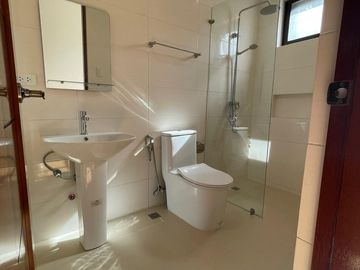 5BR HOUSE & LOT; BF NORTHWEST - BF HOMES, PARANAQUE CITY - FOR SALE