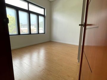 5BR HOUSE & LOT; BF NORTHWEST - BF HOMES, PARANAQUE CITY - FOR SALE
