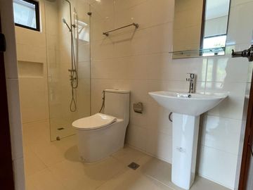 5BR HOUSE & LOT; BF NORTHWEST - BF HOMES, PARANAQUE CITY - FOR SALE