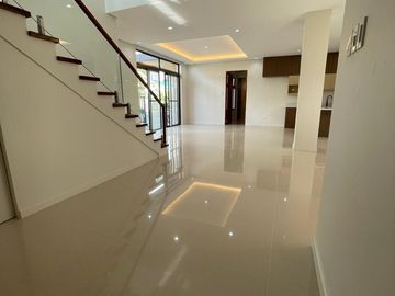 5BR HOUSE & LOT; BF NORTHWEST - BF HOMES, PARANAQUE CITY - FOR SALE