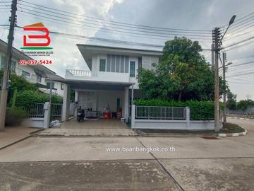 บ้านเดี่ยว หมู่บ้าน ภัทรีดาวิลล่า (ซอยวัดหนองปรง) เนื้อที่ 64 ตรว. ถนนกรุงเทพ-ปทุมธานี ตำบลบางเดื่อ อำเภอเมือง จังหวัดปทุมธานี