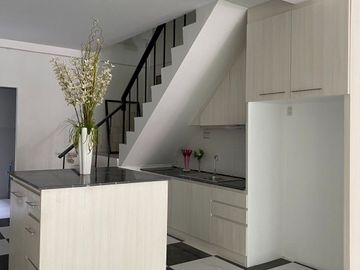 House 4 Floors 19 Sqw. in Ekkamai 12 For Sale