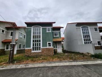 BELLEFORT ESTATES HOUSE AND LOT FOR SALE ( FORECLOSED )