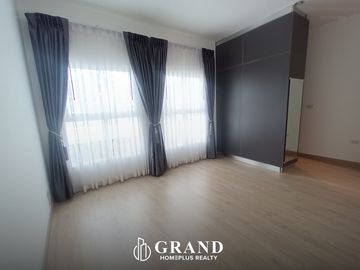 บ้านแฝดสองชั้น สิวารมณ์ เนเจอร์พลัส สุขุมวิท – บางปู (Sivarom Nature Plus Sukhumvit – Bangpu)