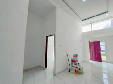 Rumah Siap Huni Posisi Sudut di Komplek Halton Palace Jalan Panglima Denai Menteng 7 Medan
