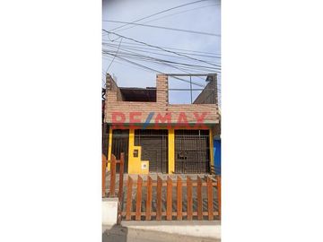 1126124 Casa Con Local Comercial En Puente Piedra En Ocasión