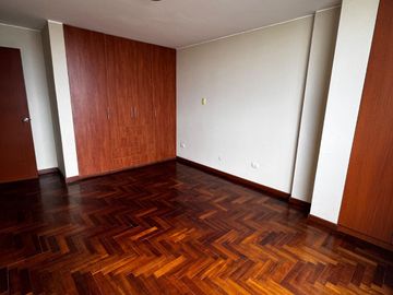 VENDO HERMOSO DEPARTAMENTO SUEPER AMPLIO EN URB PRIVADA EN CAYMA