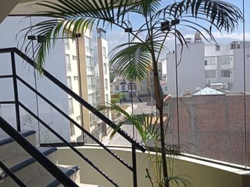VENDO HERMOSO DEPARTAMENTO SUEPER AMPLIO EN URB PRIVADA EN CAYMA