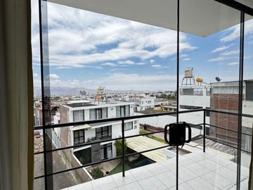 VENDO HERMOSO DEPARTAMENTO SUEPER AMPLIO EN URB PRIVADA EN CAYMA