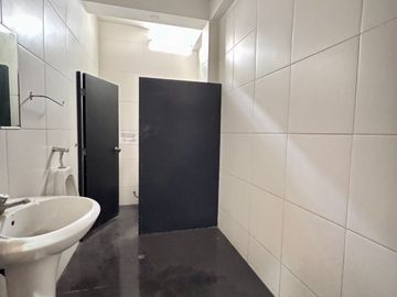 SE VENDE Local Comercial en Villaran