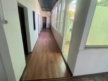 Casa sólida en Santiago Centro, Metro Ñuble.