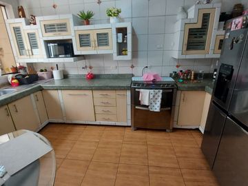 Vendo Departamento Lince 343M2, Cochera, Primer Piso