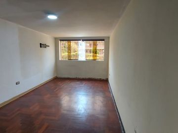 Vendo Departamento Lince 343M2, Cochera, Primer Piso