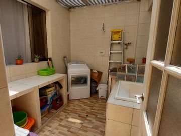 Vendo Departamento Lince 343M2, Cochera, Primer Piso