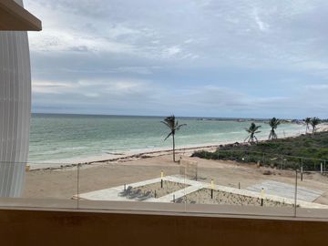 Venta de Departamento en Primera Fila Playa Telchac Yucatán.
