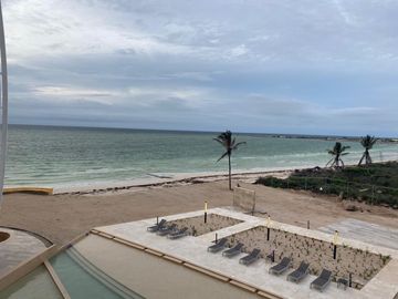 Venta de Departamento en Primera Fila Playa Telchac Yucatán.