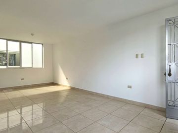 Amplio Flat 100 M2 3 Hab Frente A Parque Trinidad