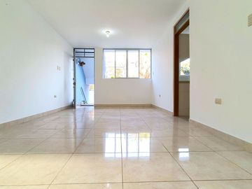 Amplio Flat 100 M2 3 Hab Frente A Parque Trinidad