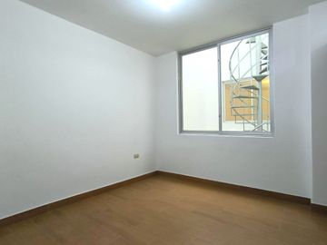 Amplio Flat 100 M2 3 Hab Frente A Parque Trinidad